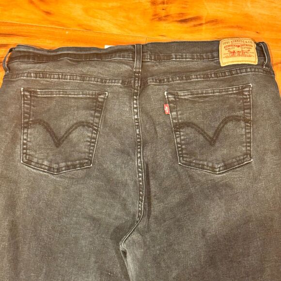 Levi’s 512 Perfectly Slimming Bootcut Women’s Plus 24W Black Charcoal Stretch - Picture 3 of 6